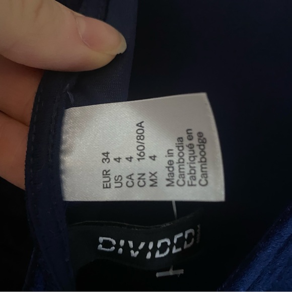 Blue velvet dress from H&M - Picture 3 of 3